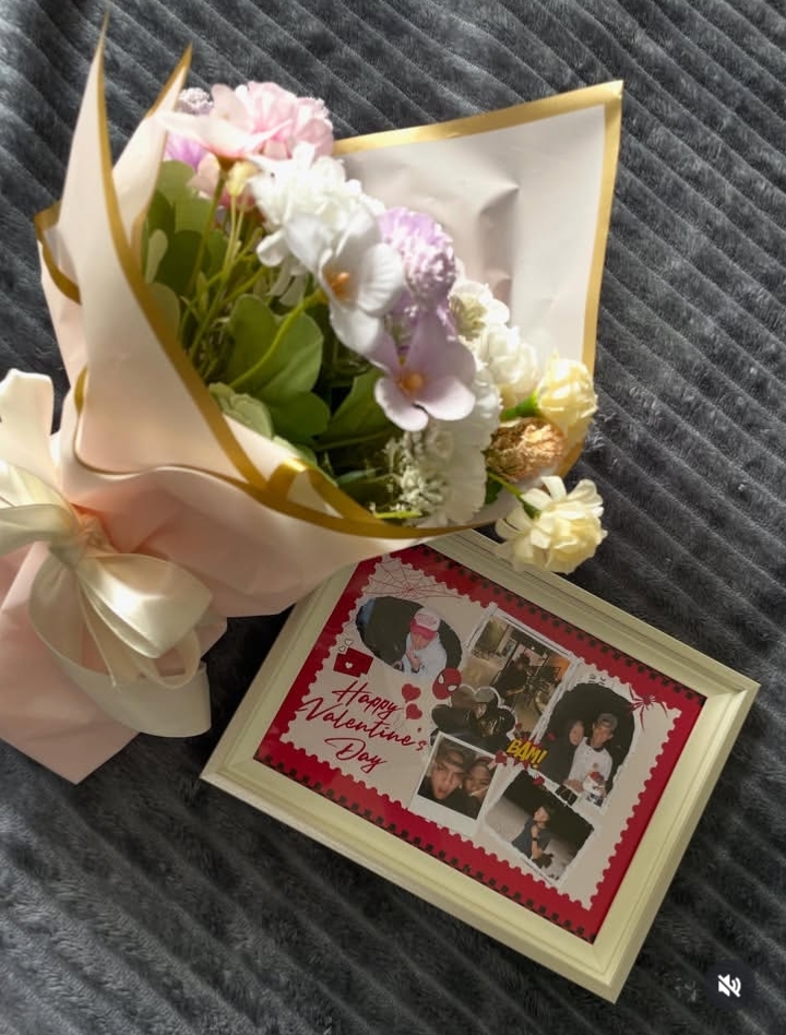 Bingkai scrapbook foto Happy Valentine's Day